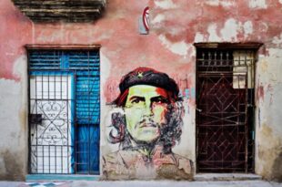 VIVIENDO LA REVOLUCIÓN: CUATRO HOMBRES UNA HISTORIA ORAL DE CUBA CONTEMPORÁNEA